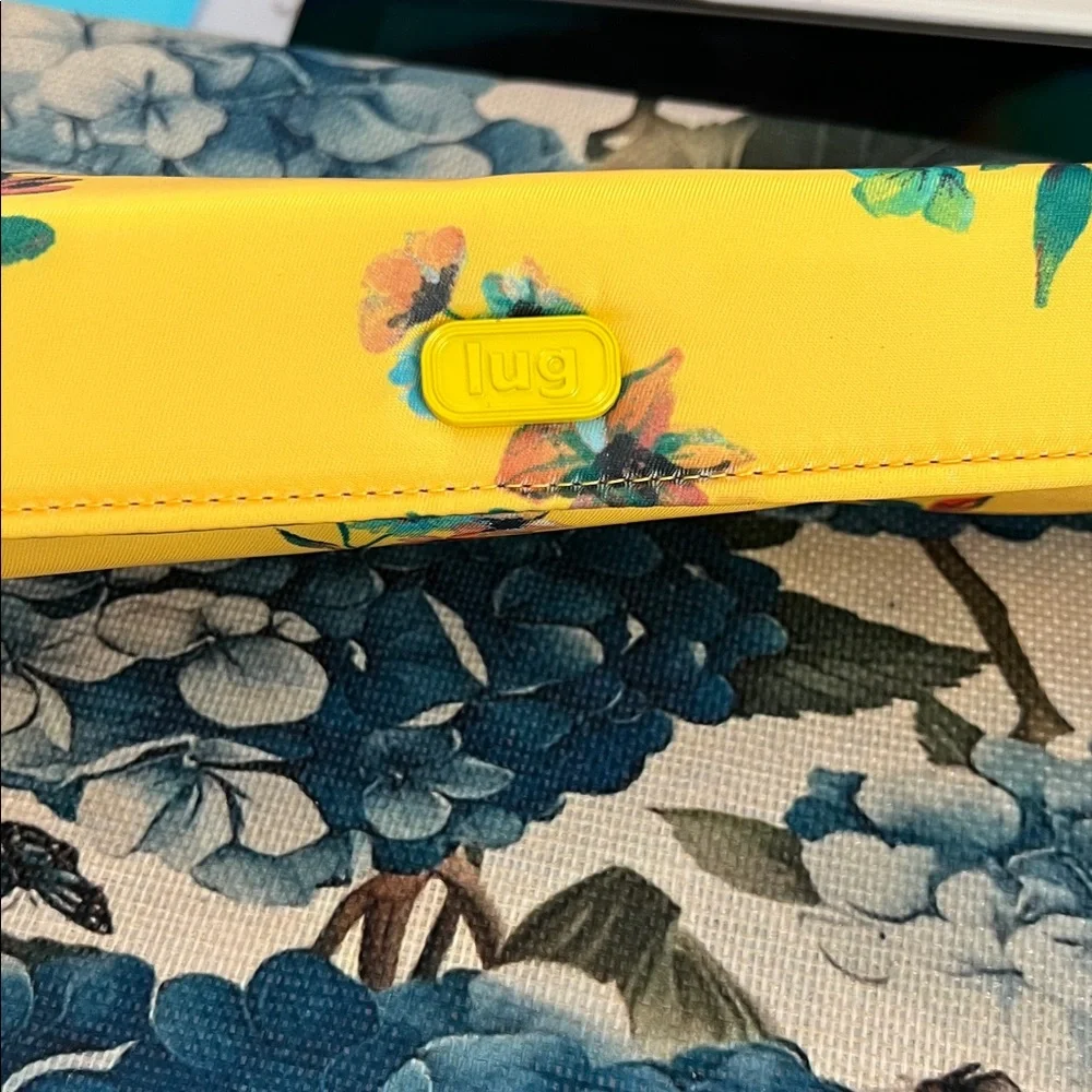 Lug Pill Organizer Bouquet Yellow - Picture 3 of 5